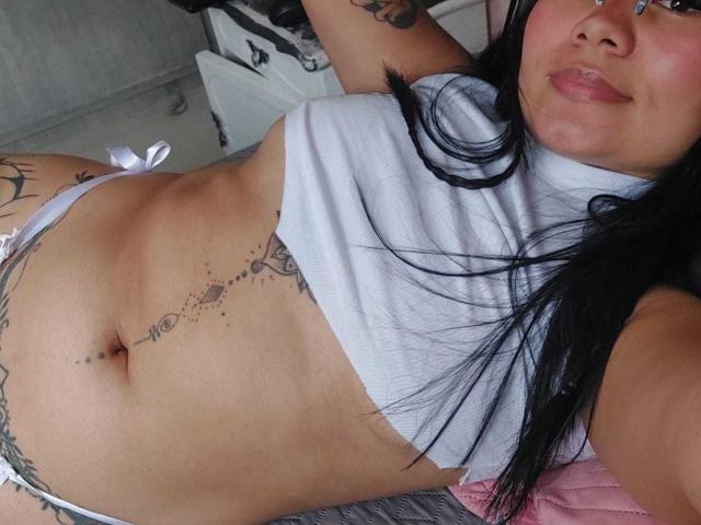 SaraWalkerr - Live sex cam - 18057586