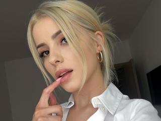 EleynaSweet - Live porn &amp; sex cam - 18061370