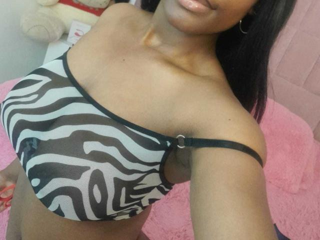 KathieJones - Sexe cam en vivo - 18063846