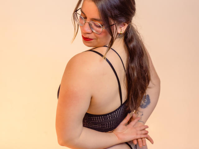 MeliiEvans - Live porn &amp; sex cam - 18065186