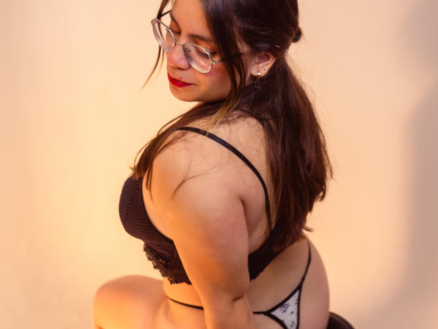 MeliiEvans - Live porn &amp; sex cam - 18065206