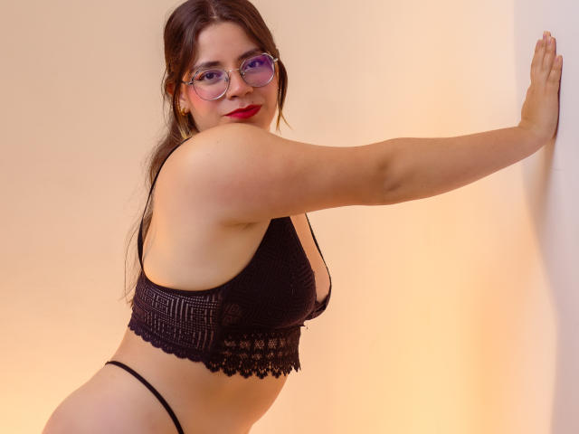 MeliiEvans - Live porn &amp; sex cam - 18065234