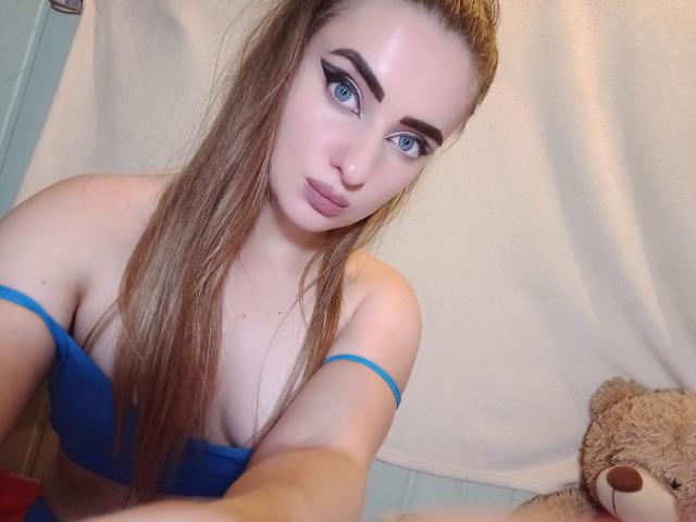 KariMillie - сексуальная веб-камера в реальном времени - 18072302