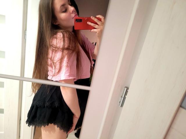 EroticLivia - Élő pornó és szexkamera - 18074474
