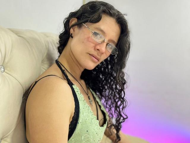 SereneClarks - Sexe cam en vivo - 18077302
