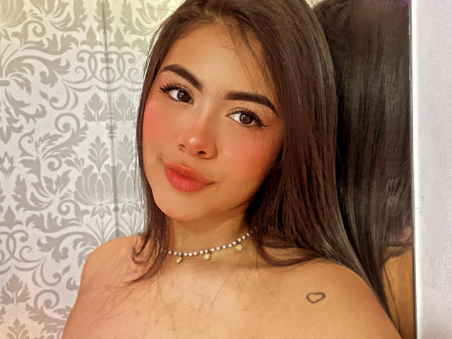 CassieRay - Live sex cam - 18077322