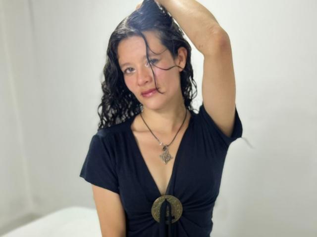 SereneClarks - Sexe cam en vivo - 18077354