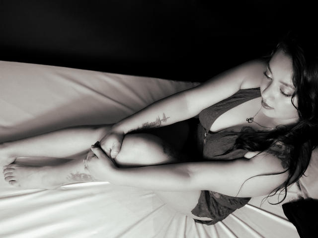 ShairaFort - Live porn &amp; sex cam - 18077878