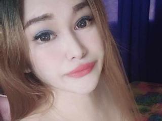 QuuenBeeTs - Live porn &amp; sex cam - 18081498