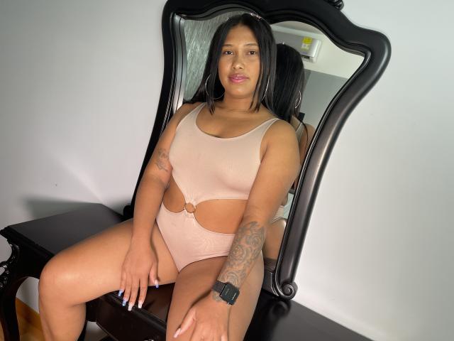 LucianaValdez - Sexe cam en vivo - 18083150