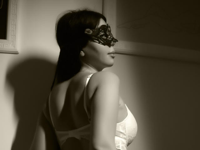 EmmaDisguise - Live porn &amp; sex cam - 18083918
