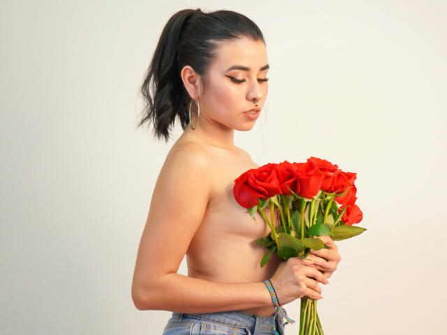 GaiaJones - Live Sex Cam - 18086610