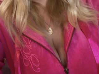 KrissLovely - Live porn &amp; sex cam - 18090546