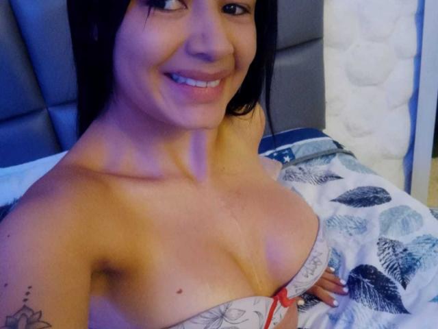 FloraJames - Sexe cam en vivo - 18092318