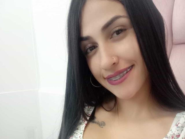 Sylviee - Live porn &amp; sex cam - 18099570