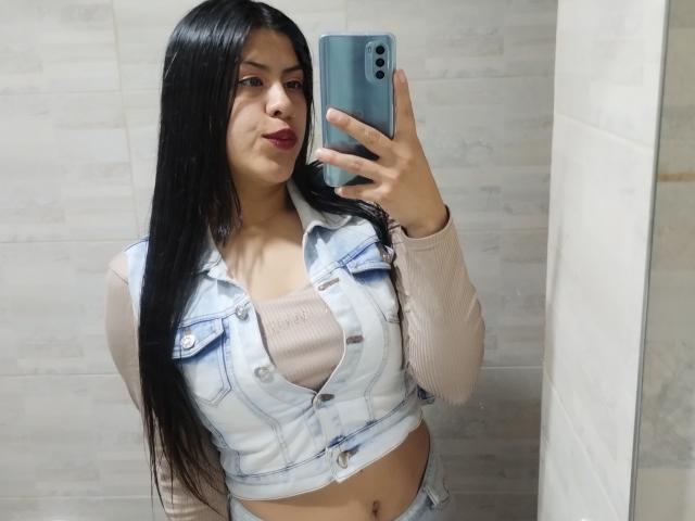 ElaiaBakerr - Porno na żywo i seks kamera - 18101406
