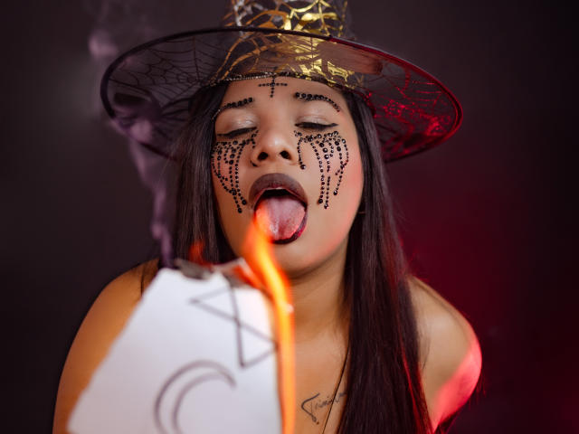 TriniShely - Live Sex Cam - 18102070