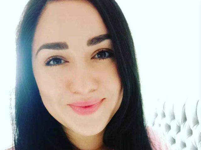 EmilyLatinax - Sexe cam en vivo - 18102966
