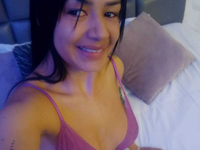 FloraJames - Live Sex Cam - 18108158