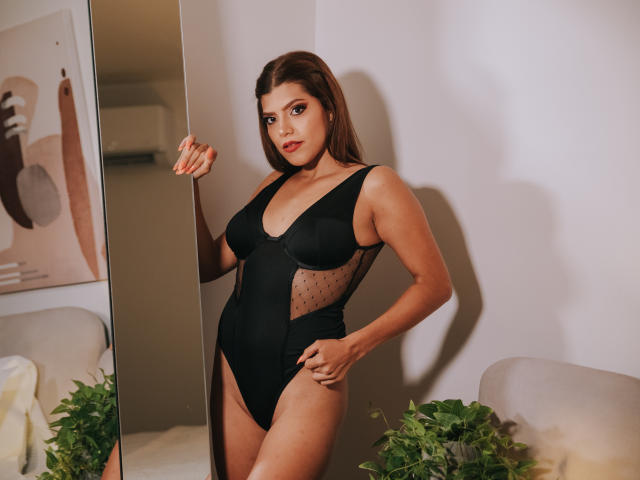 LisaBond - Live porn &amp; sex cam - 18113906