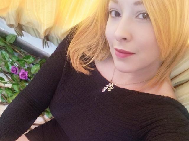 EmmaXRios - Sexe cam en vivo - 18119826