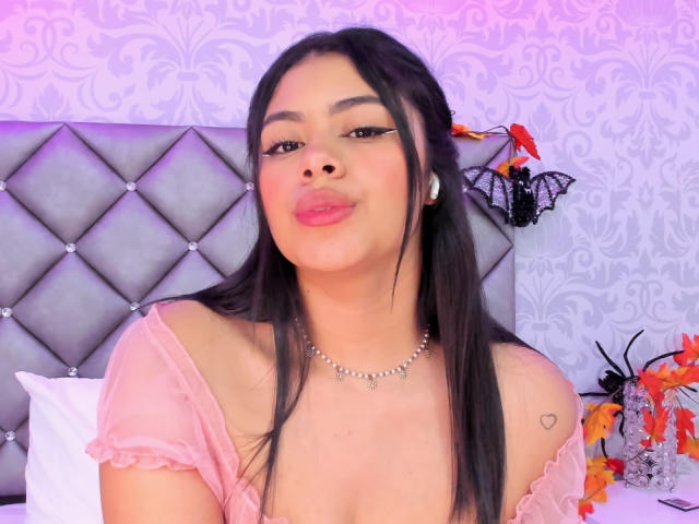 CassieRay - Live Sex Cam - 18121858