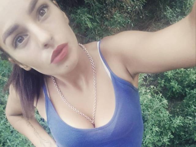 CelieShawna - Live porn &amp; sex cam - 18123530