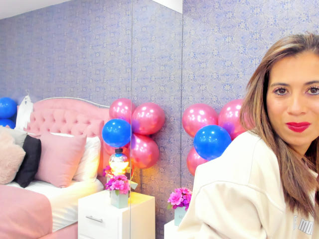 MollyHotJones - сексуальная веб-камера в реальном времени - 18124950