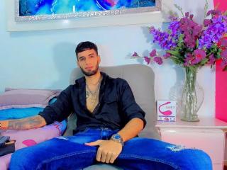 SkinnyBigCockX - Live porn &amp; sex cam - 18130078