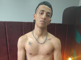GerardElijah - Live porn &amp; sex cam - 18136886