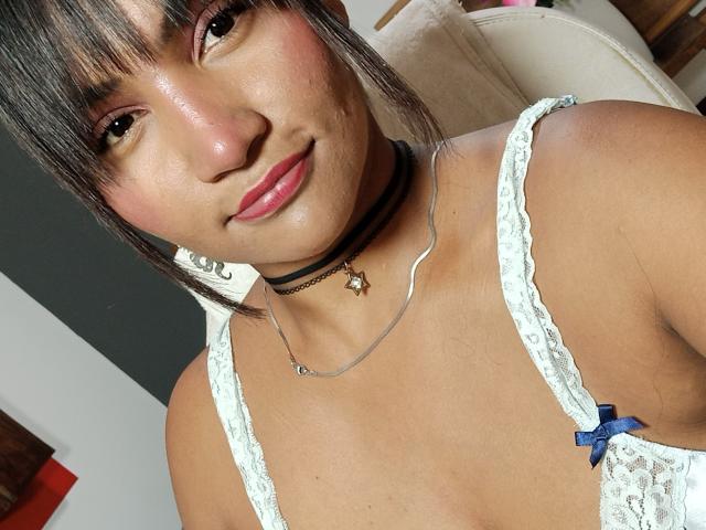 SalomeSexxy - ライブポルノ&amp;セックスカム - 18137026