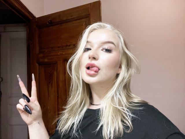 CharlotteLux - Live porn &amp; sex cam - 18141538