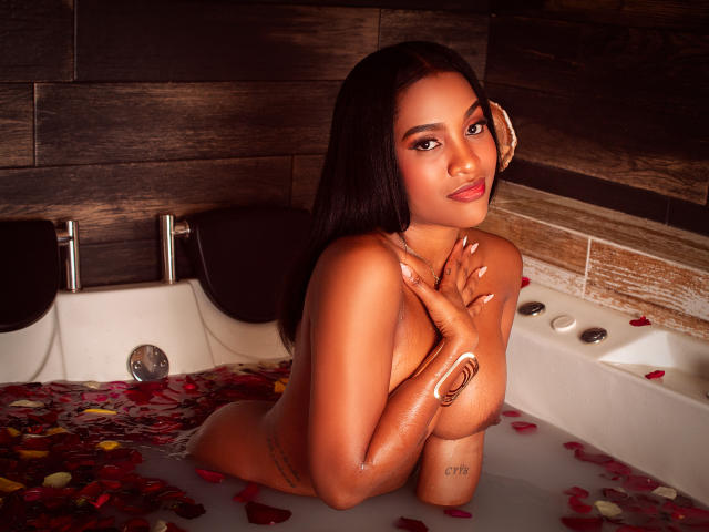 MelanieHardy - Sexe cam en vivo - 18144206