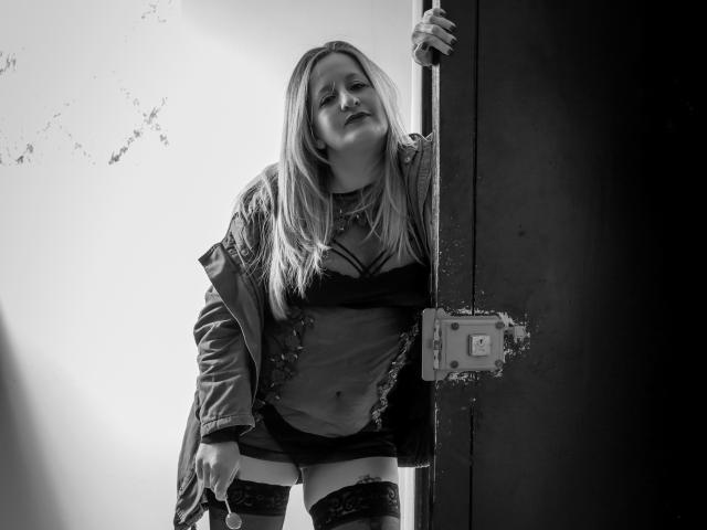 VioletaMora - Live porn &amp; sex cam - 18148142
