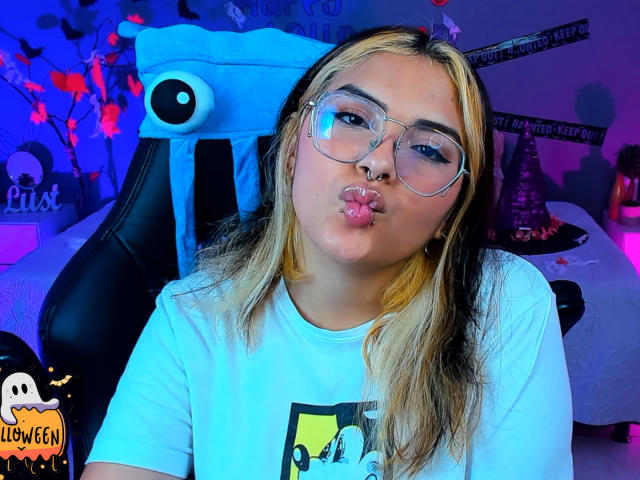 CamilleRossi - сексуальная веб-камера в реальном времени - 18155478