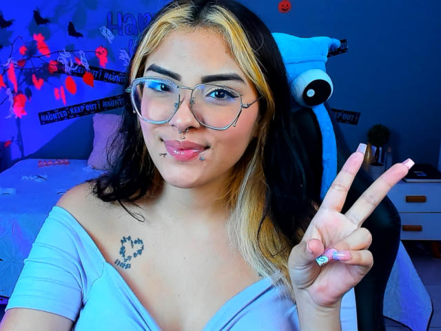 CamilleRossi - Sexe cam en vivo - 18155482