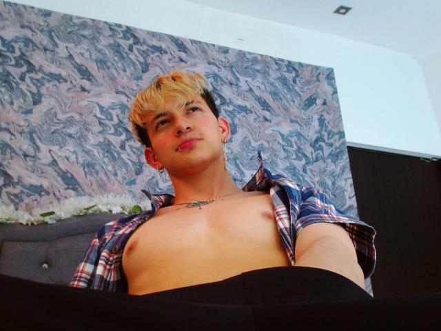 BastianLeonis - Élő pornó és szexkamera - 18157698