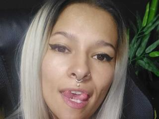 AmelieBlake - Live sex cam - 18159730