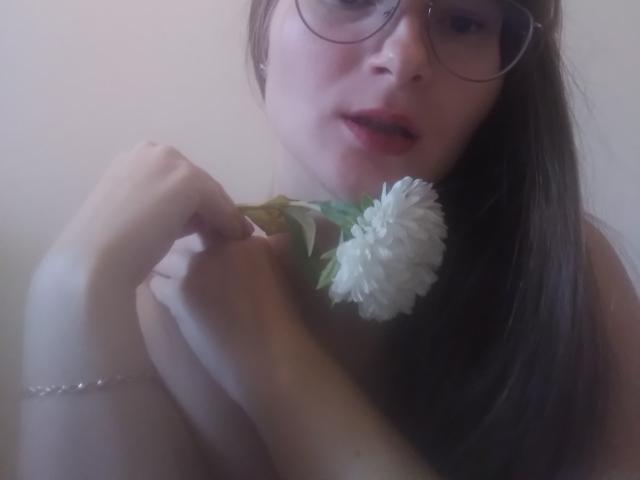 KiraGoldens - Live porn &amp; sex cam - 18160694