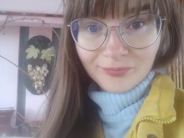 KiraGoldens - Live Sex Cam - 18160870