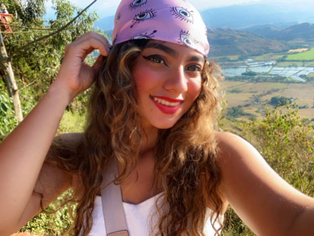 MiaGale - פורנו בשידור חי ומצלמת סקס - 18161258