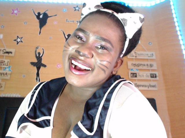 Dilay - פורנו בשידור חי ומצלמת סקס - 18168462