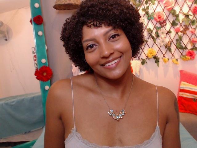 StefyRoldans - Live Sex Cam - 18168682