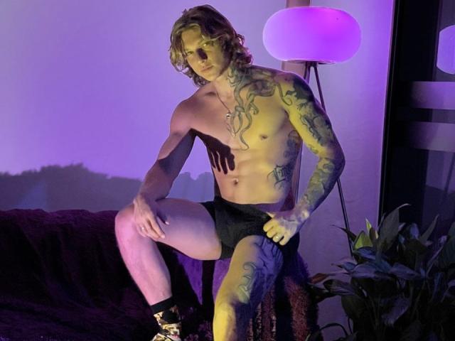 TommyBlue - Live porn &amp; sex cam - 18179134