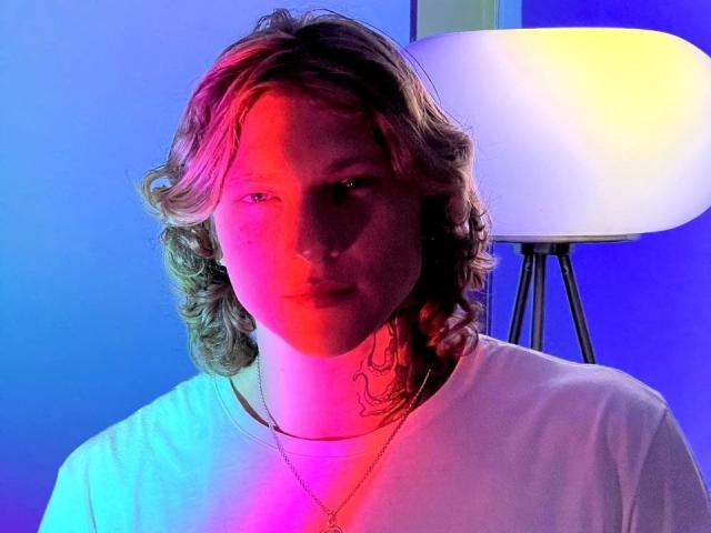 TommyBlue - Live porn &amp; sex cam - 18179198