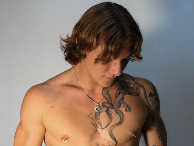 TommyBlue - Live porn &amp; sex cam - 18179682