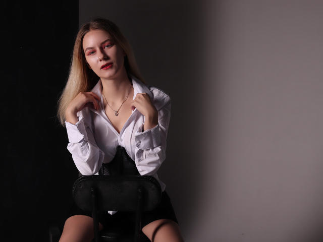 EllieGordon - сексуальная веб-камера в реальном времени - 18186862