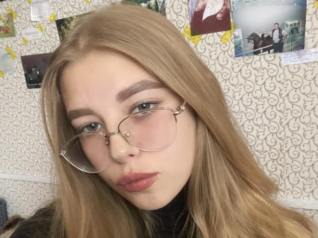 LilianLola - Live sex cam - 18188718