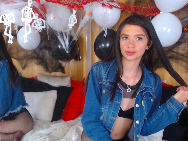 AmelieGrath - Live porn &amp; sex cam - 18189850