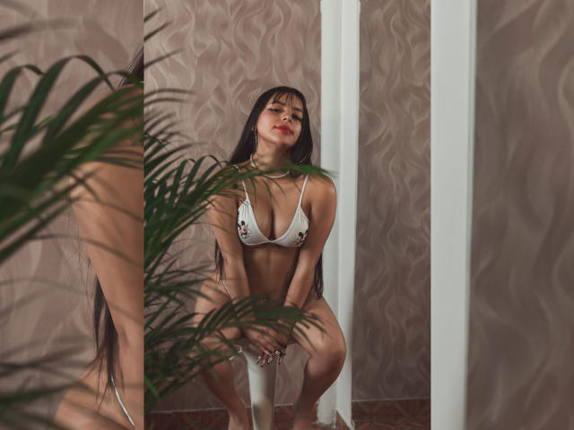 ChloeBakerX - Élő pornó és szexkamera - 18190034